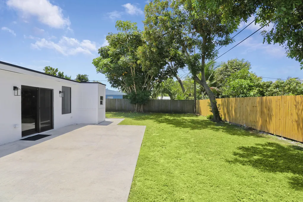 9291 Bloomfield Drive Palm Beach Gardens FL 33410