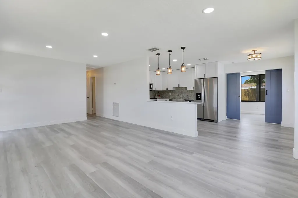 9291 Bloomfield Drive Palm Beach Gardens FL 33410