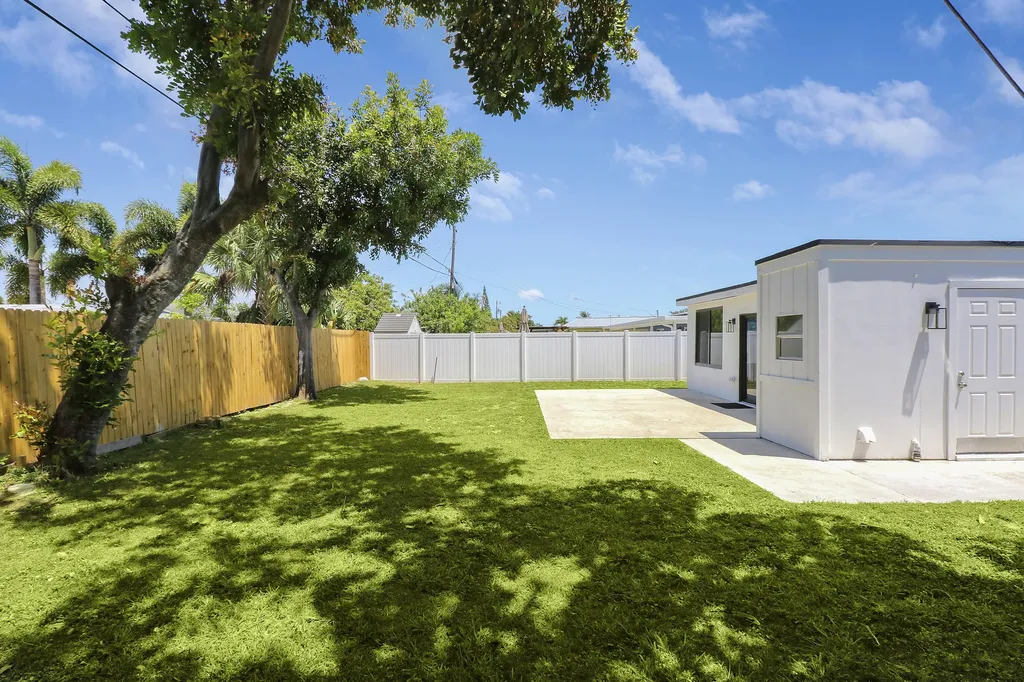 9291 Bloomfield Drive Palm Beach Gardens FL 33410
