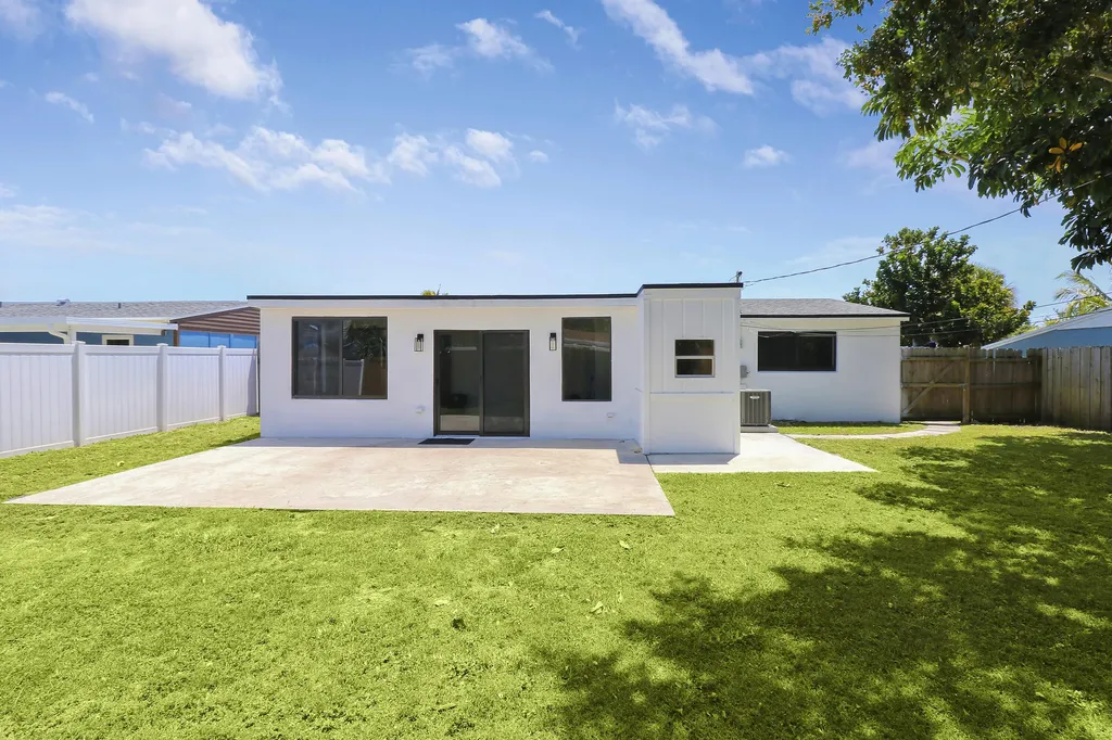 9291 Bloomfield Drive Palm Beach Gardens FL 33410