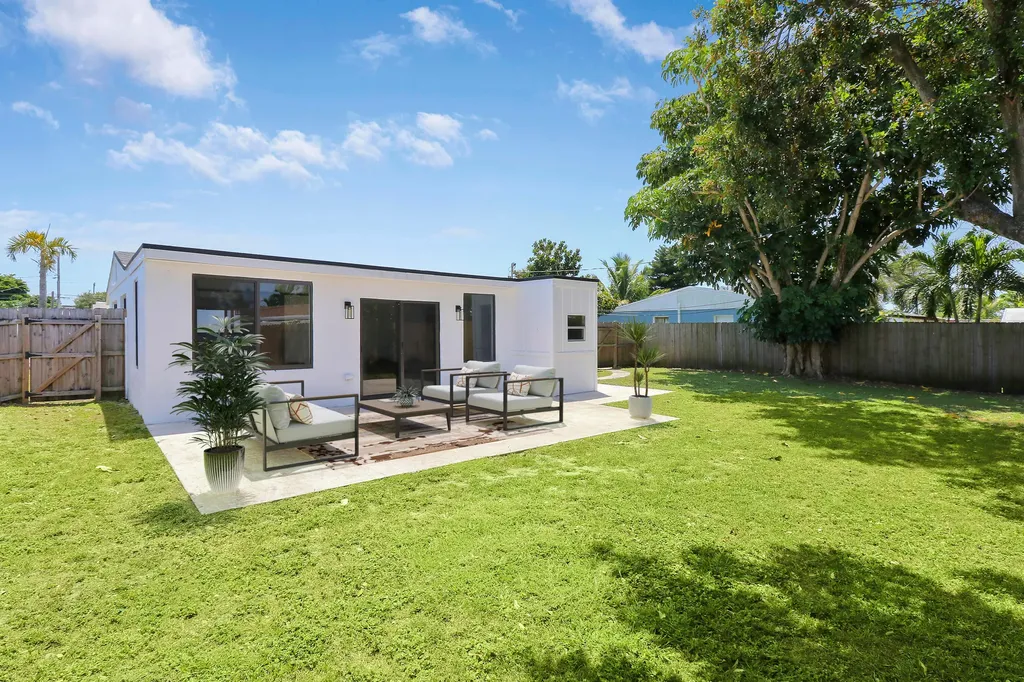 9291 Bloomfield Drive Palm Beach Gardens FL 33410