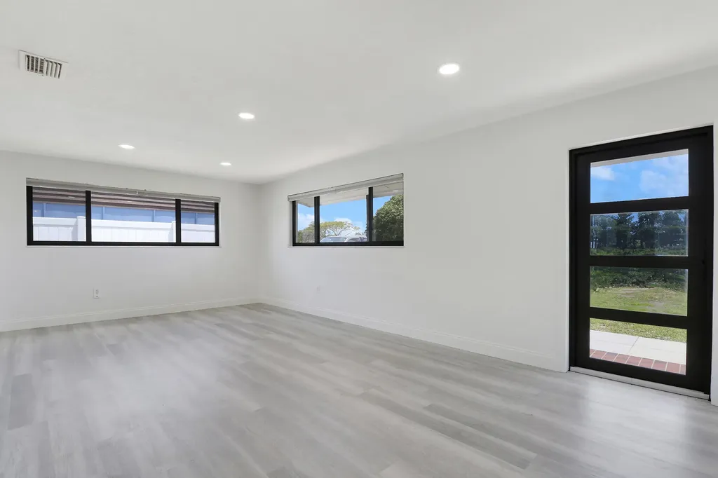 9291 Bloomfield Drive Palm Beach Gardens FL 33410