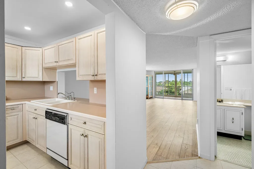 921 Gardenia Drive Delray Beach FL 33483