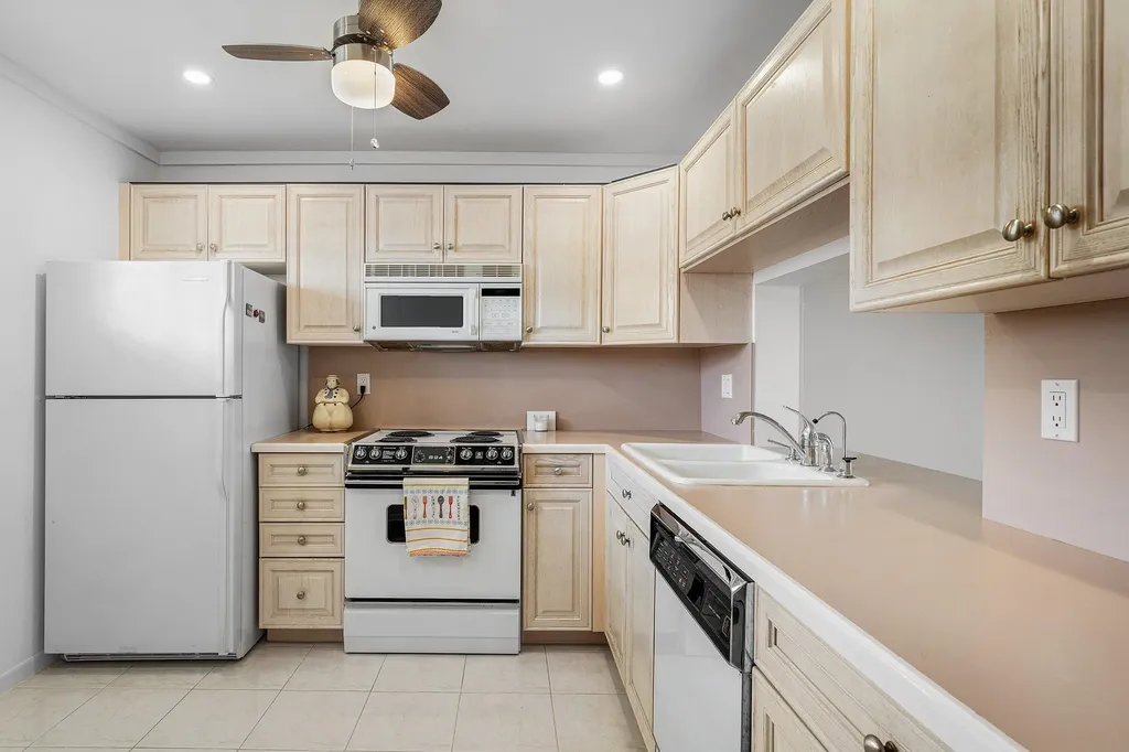 921 Gardenia Drive Delray Beach FL 33483