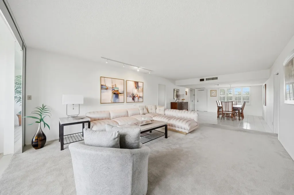 3800 Oaks Clubhouse Drive Pompano Beach FL 33069