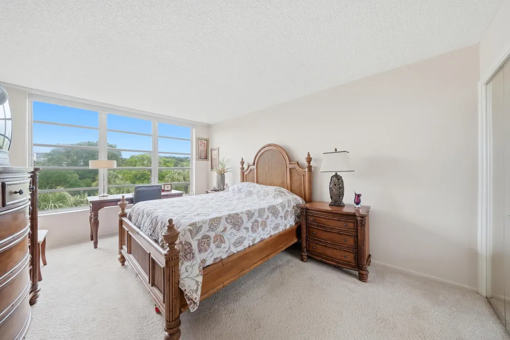 3800 Oaks Clubhouse Drive Pompano Beach FL 33069
