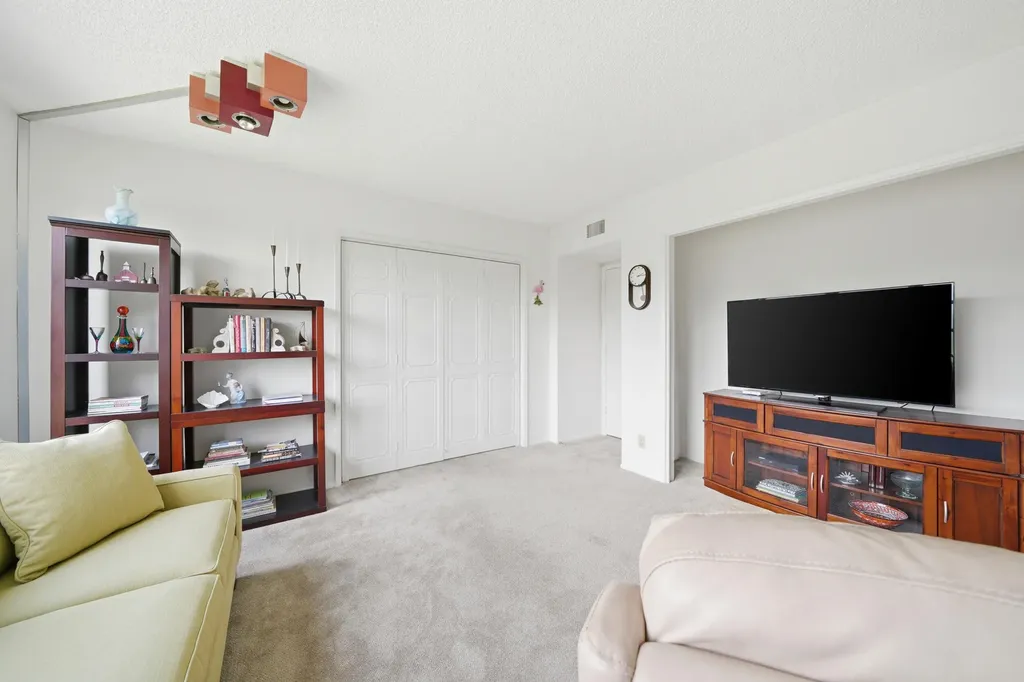 3800 Oaks Clubhouse Drive Pompano Beach FL 33069