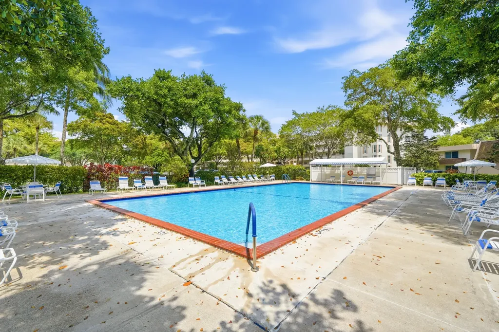 3800 Oaks Clubhouse Drive Pompano Beach FL 33069