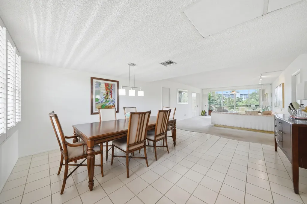 3800 Oaks Clubhouse Drive Pompano Beach FL 33069