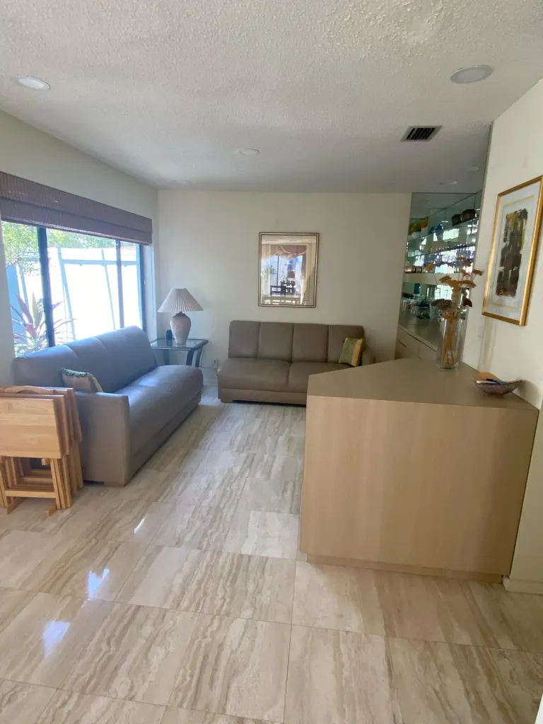 5662 Ainsley Court Boynton Beach FL 33437