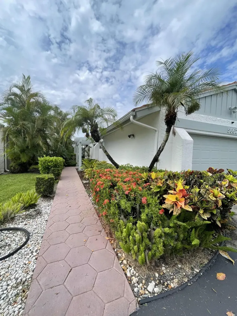 5662 Ainsley Court Boynton Beach FL 33437