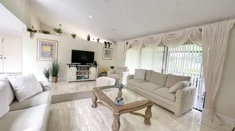 5662 Ainsley Court Boynton Beach FL 33437