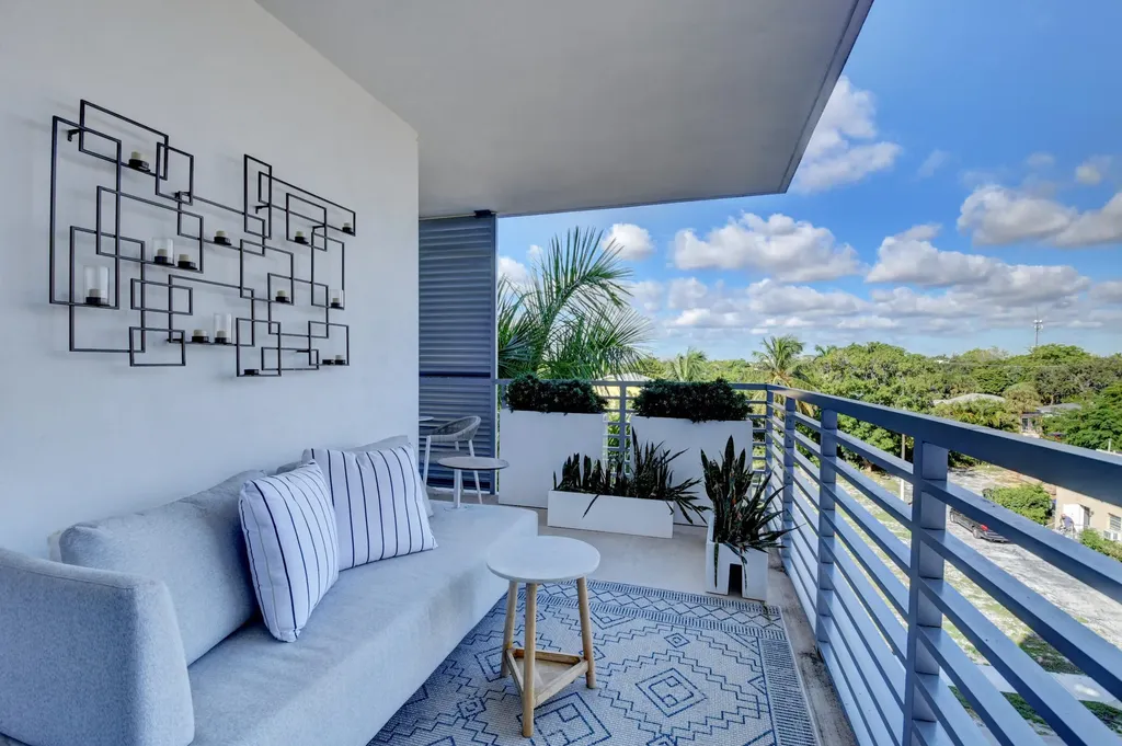 111 SE 1st Avenue Delray Beach FL 33444