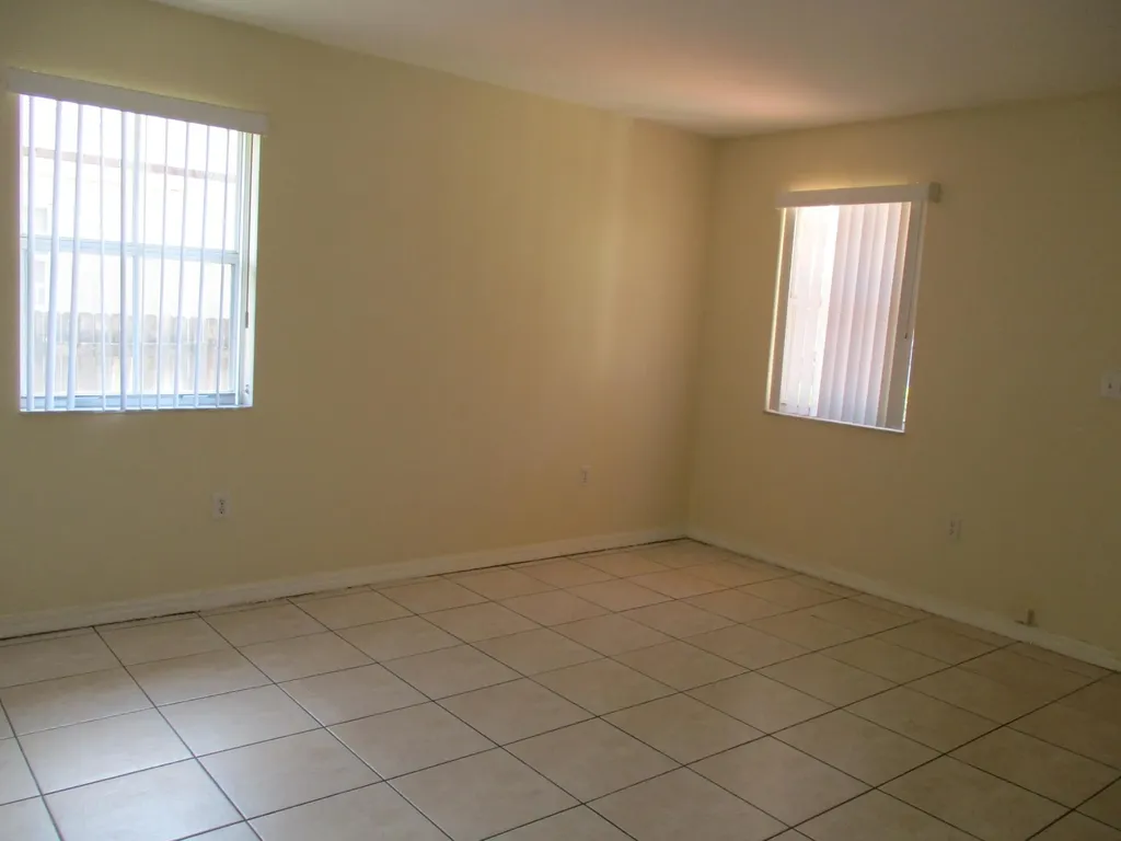 5816 Lincoln Street Hollywood FL 33021