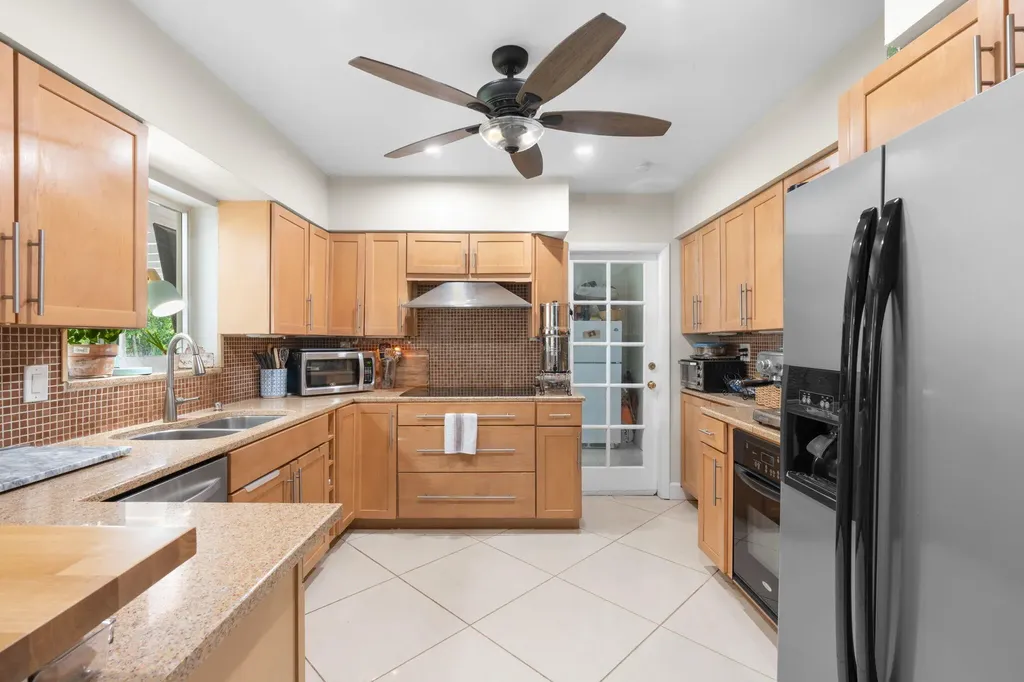 2601 NE 27th Way Fort Lauderdale FL 33306
