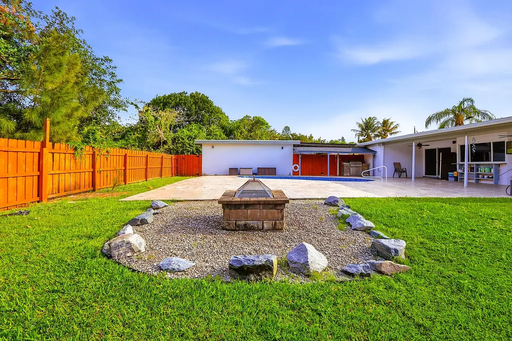 1212 Concord Avenue West Palm Beach FL 33417