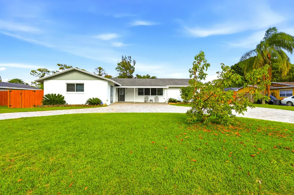 1212 Concord Avenue West Palm Beach FL 33417