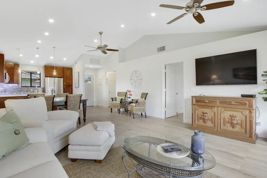 533 Club Drive Palm Beach Gardens FL 33418