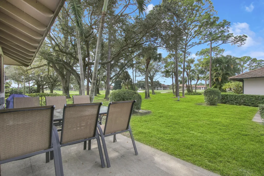 533 Club Drive Palm Beach Gardens FL 33418