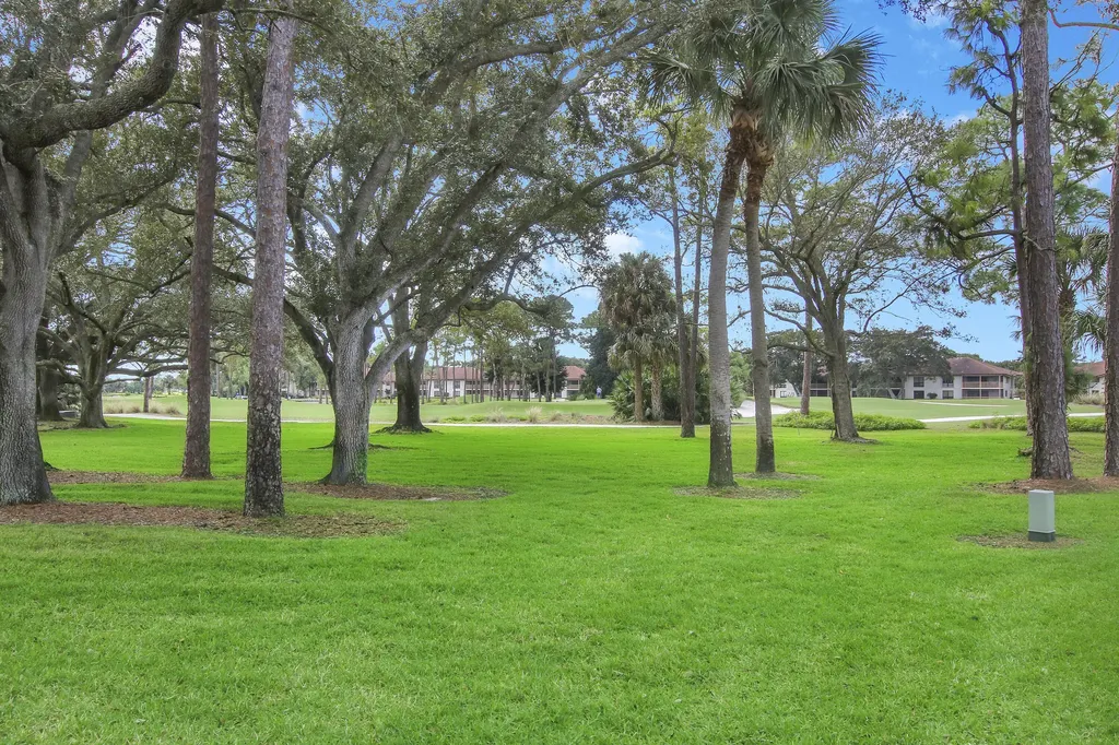 533 Club Drive Palm Beach Gardens FL 33418