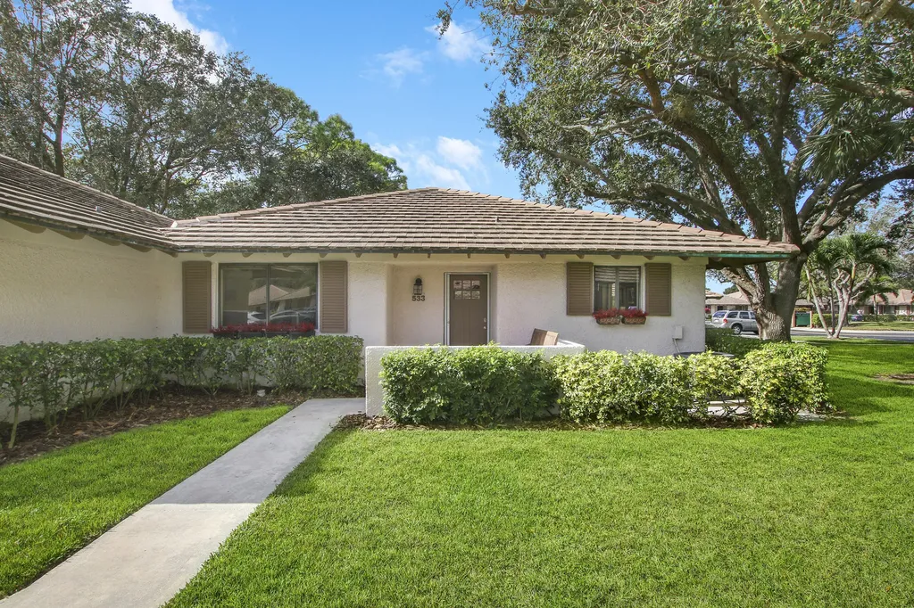 533 Club Drive Palm Beach Gardens FL 33418