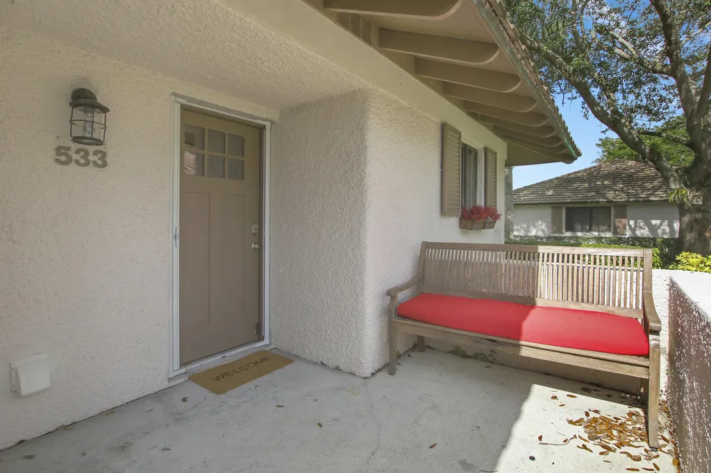 533 Club Drive Palm Beach Gardens FL 33418