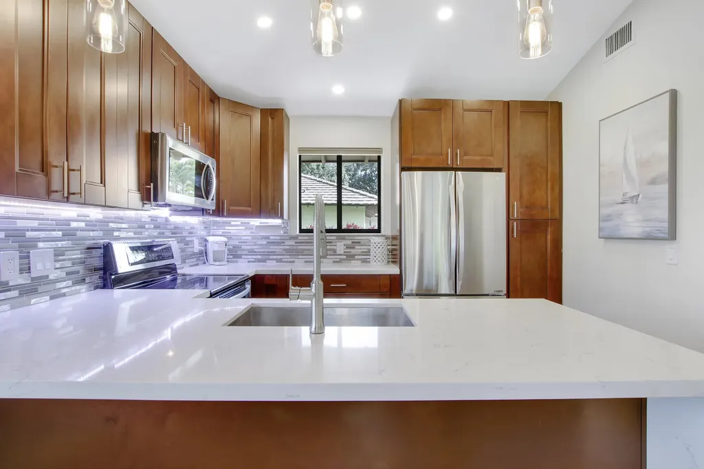 533 Club Drive Palm Beach Gardens FL 33418