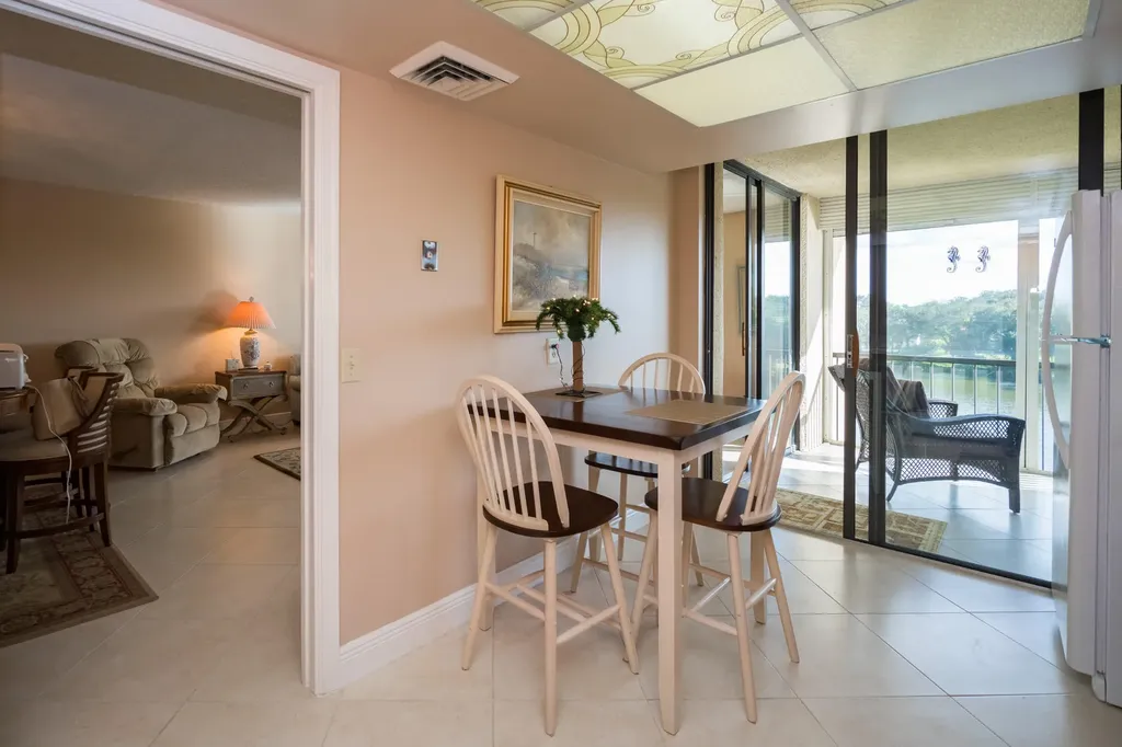 5188 Woodland Lakes Drive Palm Beach Gardens FL 33418