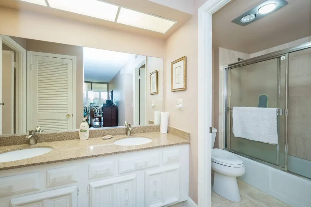 5188 Woodland Lakes Drive Palm Beach Gardens FL 33418