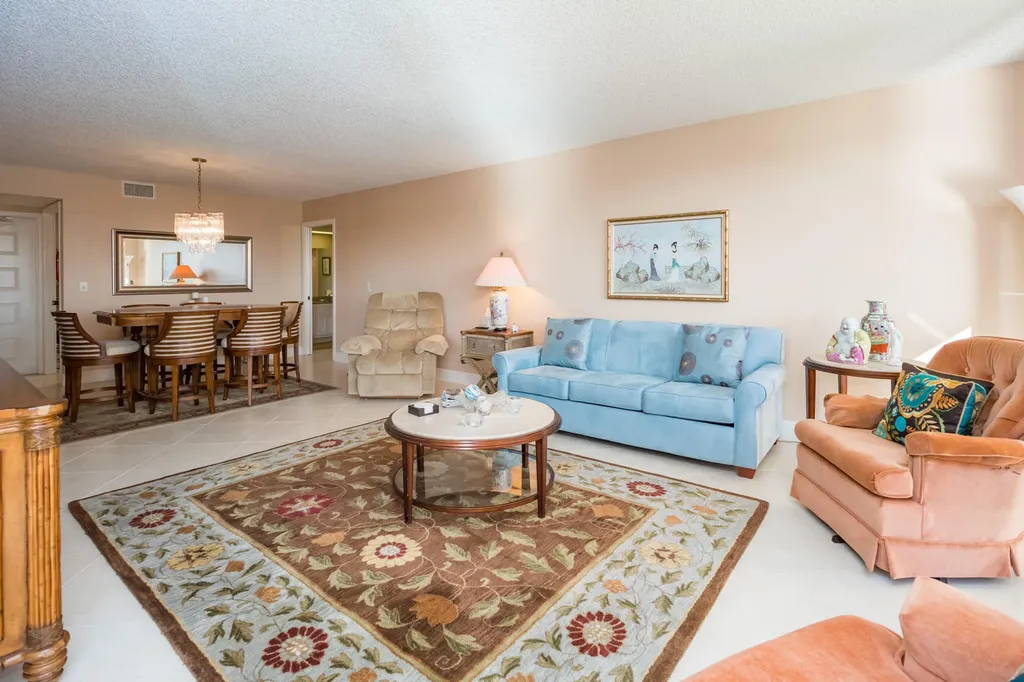 5188 Woodland Lakes Drive Palm Beach Gardens FL 33418