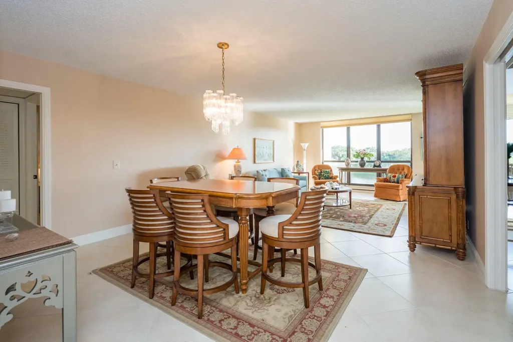 5188 Woodland Lakes Drive Palm Beach Gardens FL 33418