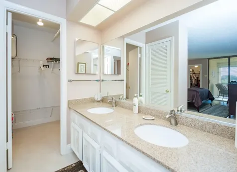 5188 Woodland Lakes Drive Palm Beach Gardens FL 33418