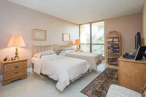 5188 Woodland Lakes Drive Palm Beach Gardens FL 33418