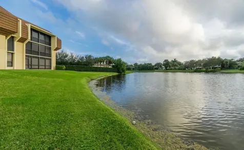 5188 Woodland Lakes Drive Palm Beach Gardens FL 33418