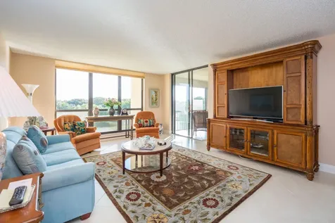 5188 Woodland Lakes Drive Palm Beach Gardens FL 33418