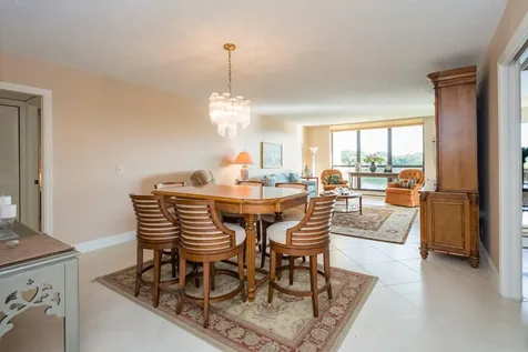 5188 Woodland Lakes Drive Palm Beach Gardens FL 33418