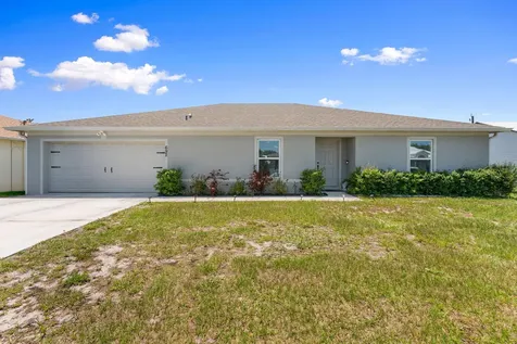 692 SW Hamberland Avenue Port St Lucie FL 34953
