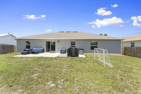 692 SW Hamberland Avenue Port St Lucie FL 34953