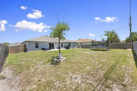 692 SW Hamberland Avenue Port St Lucie FL 34953