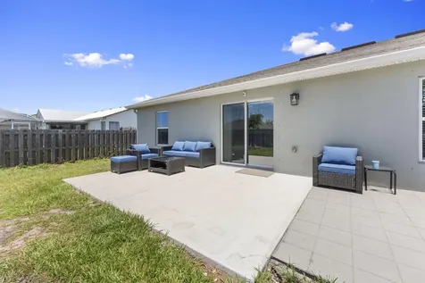 692 SW Hamberland Avenue Port St Lucie FL 34953