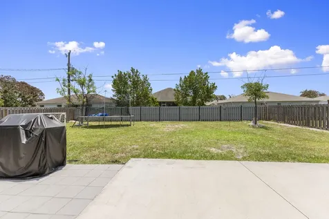 692 SW Hamberland Avenue Port St Lucie FL 34953