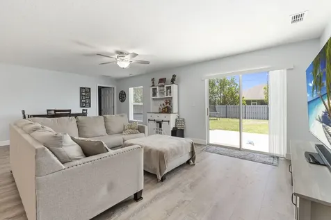 692 SW Hamberland Avenue Port St Lucie FL 34953