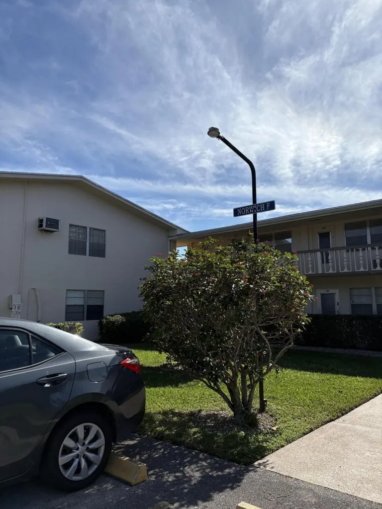 128 Norwich F West Palm Beach FL 33417