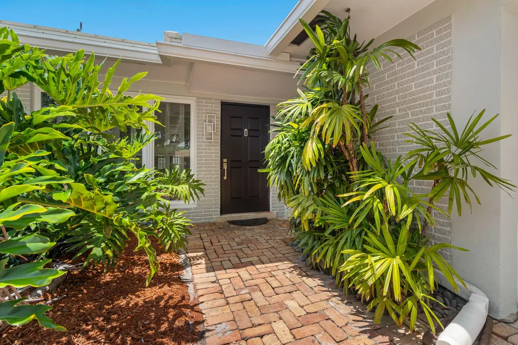 2110 NE 55th Street Fort Lauderdale FL 33308