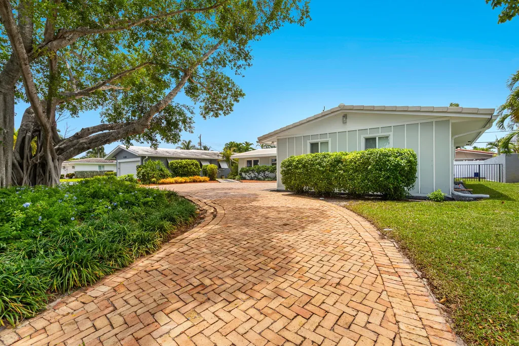 2110 NE 55th Street Fort Lauderdale FL 33308