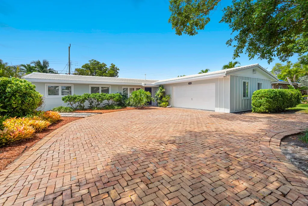 2110 NE 55th Street Fort Lauderdale FL 33308
