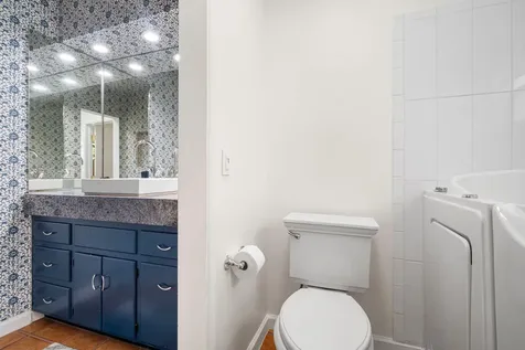 2110 NE 55th Street Fort Lauderdale FL 33308