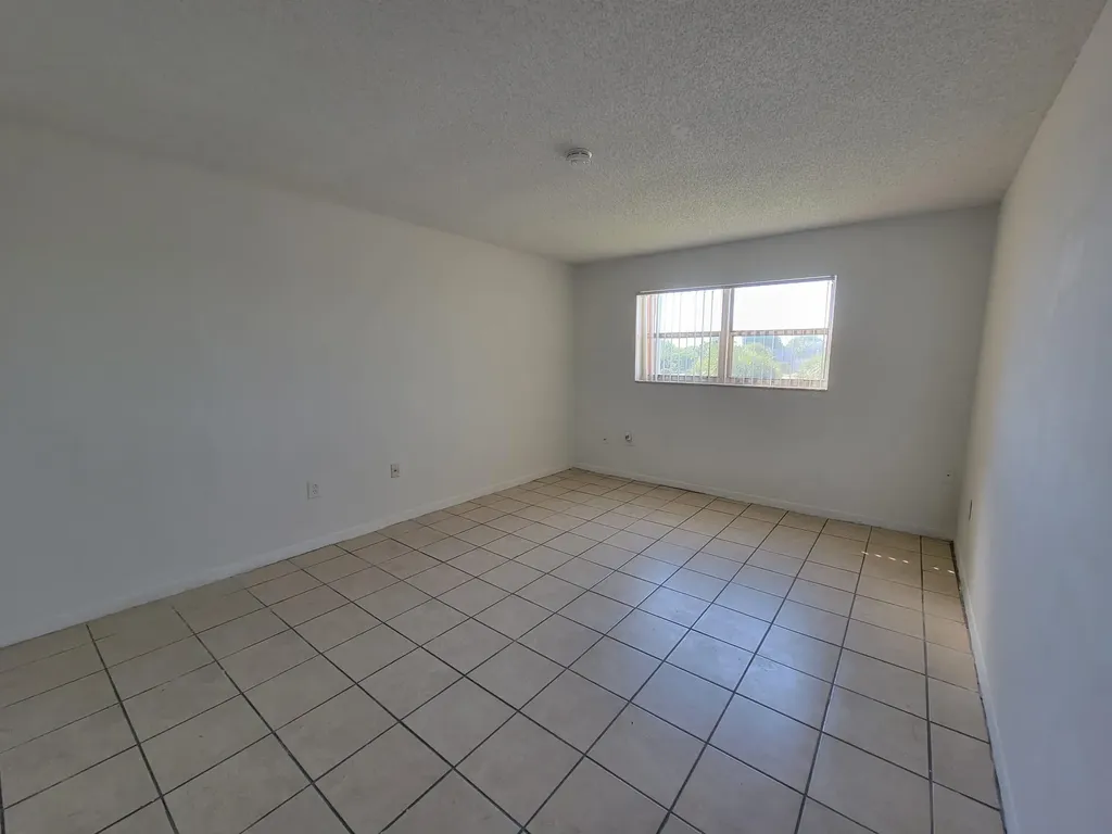 3700 NW 21st Street Lauderdale Lakes FL 33311