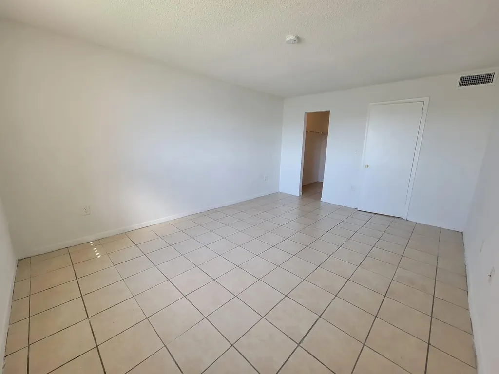 3700 NW 21st Street Lauderdale Lakes FL 33311