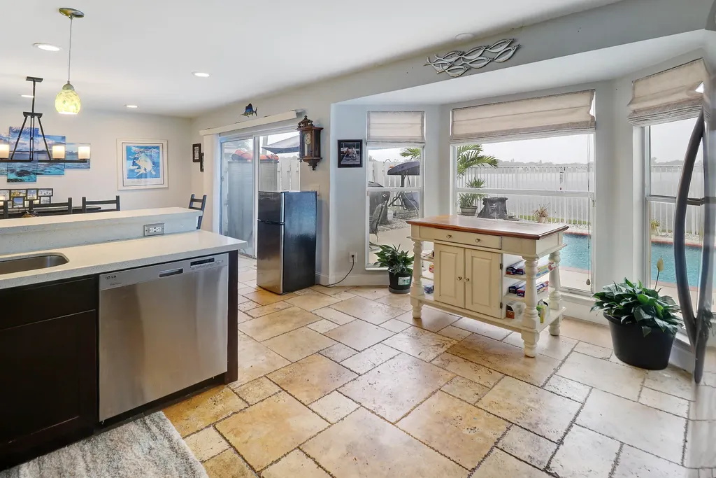 5220 NW 53rd Avenue Coconut Creek FL 33073